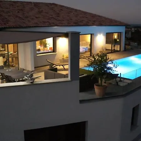 Corse Et Zen Sur Le Toit 185m2 6 A 8 Pers Villa Taglio-Isolaccio